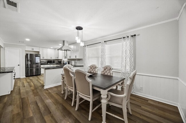 Building Photo - 2930 Riata Ln
