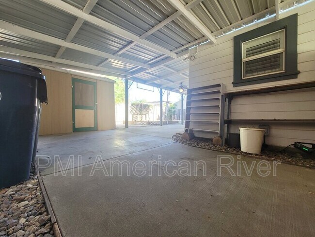 Building Photo - 2643 43rd St