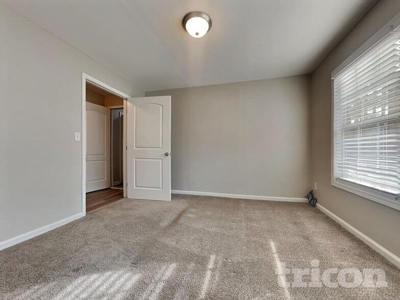 Building Photo - 2940 Emerald Springs Dr