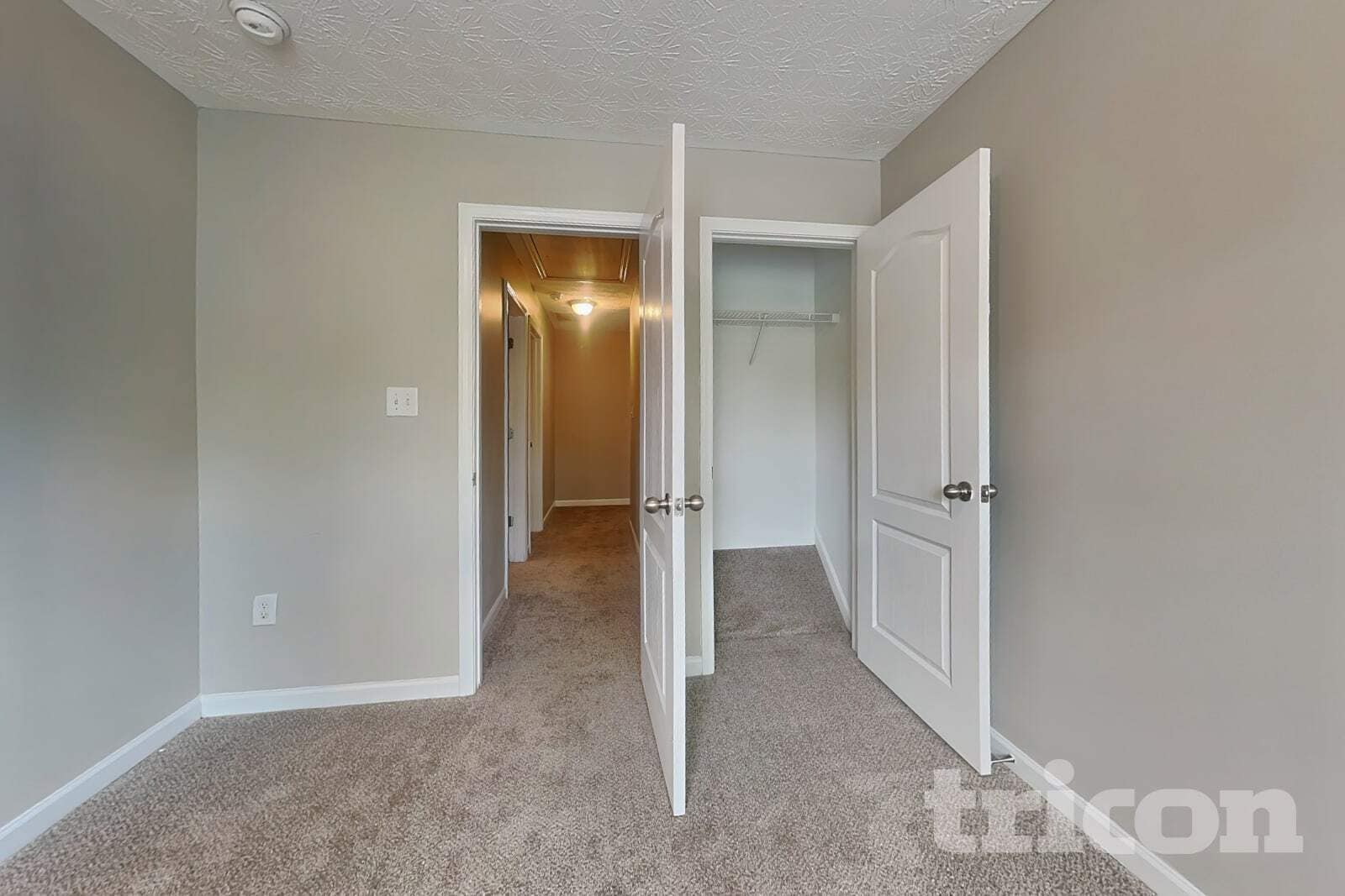 Building Photo - 1024 Weatherwood Pl NE