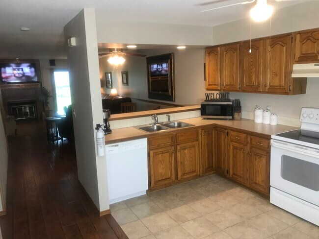 Building Photo - 101 S Rock Rd