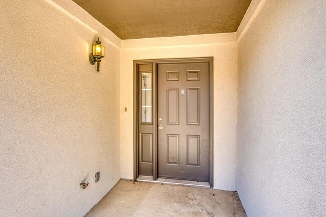 Building Photo - 307 Out Yonder