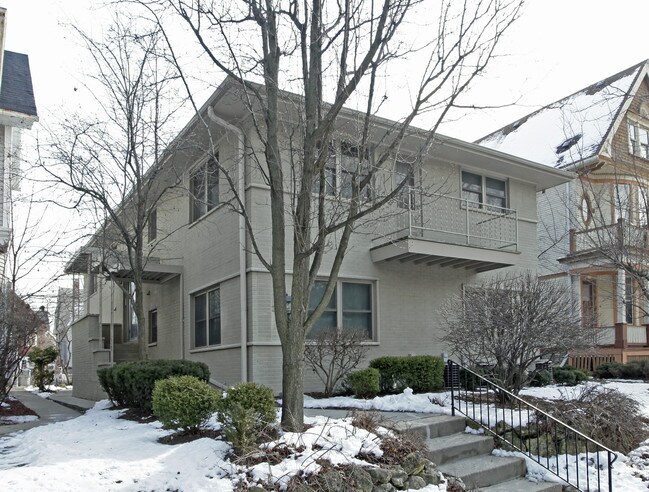 Building Photo - 2620 N Prospect Ave