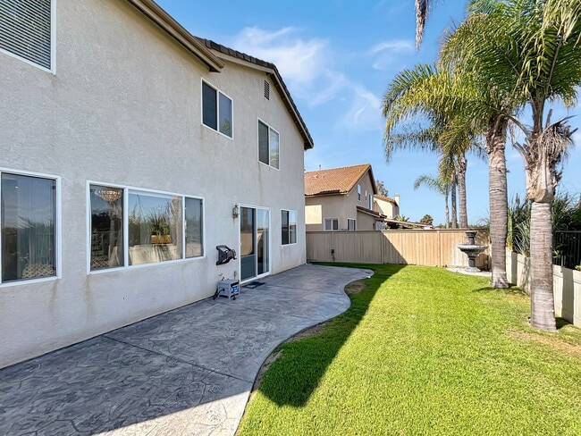 Building Photo - Beautiful 5BD/3BA House in Otay Ranch W/ W...