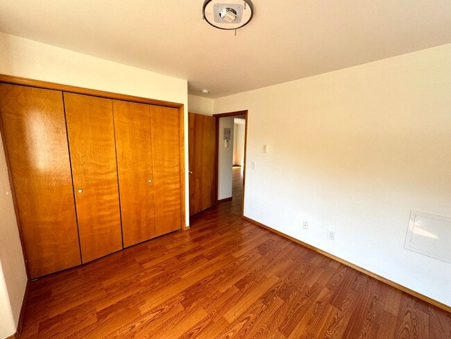 Building Photo - 1808 E Sunset Dr