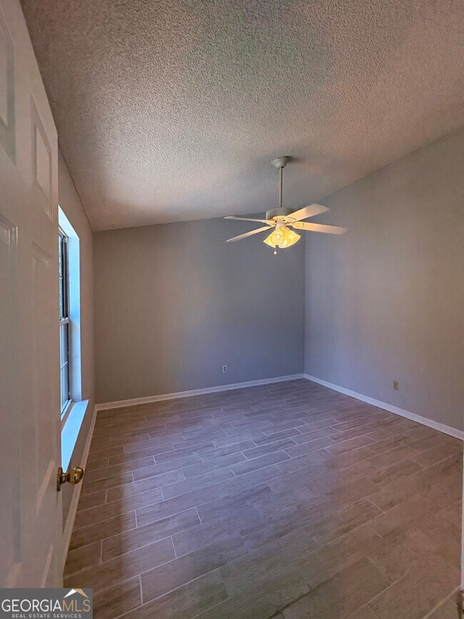 Building Photo - 175 Talbot Ct