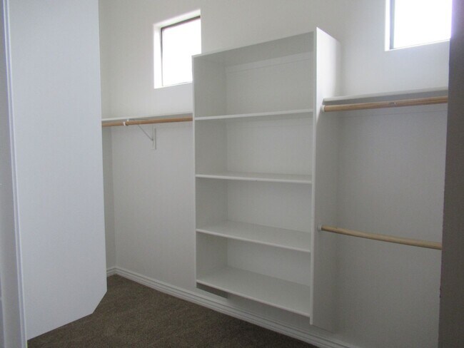 Building Photo - Beautiful Custom North Mesa Home