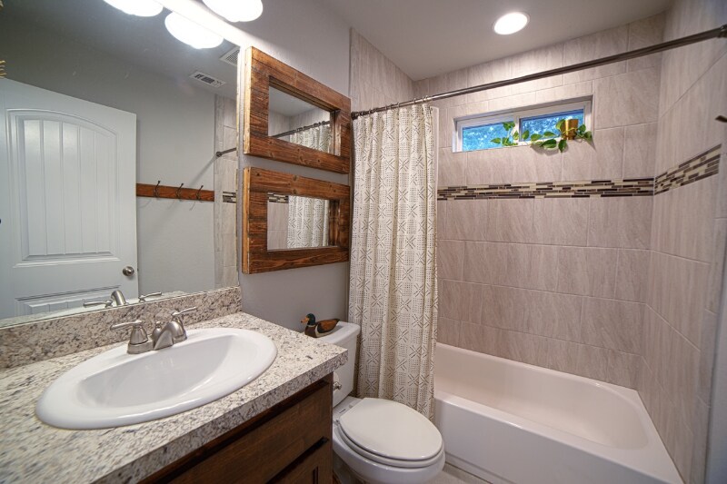 Building Photo - 1169 Alta Vista Ln