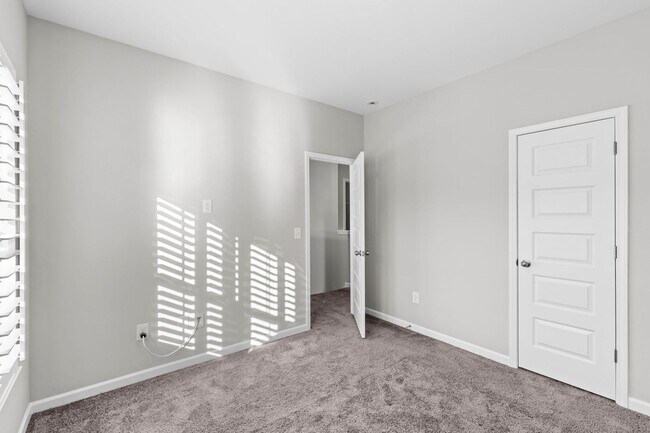 Building Photo - Immaculate, Upgraded Home with Custom Features and Spacious Outdoor Living