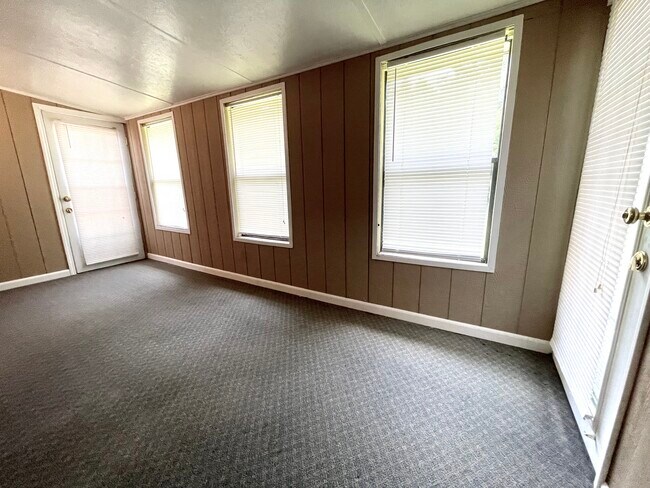 Building Photo - 1405 Sugartown Rd