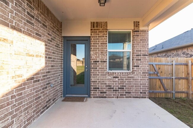 Building Photo - 2001 Fairhaven Gtwy