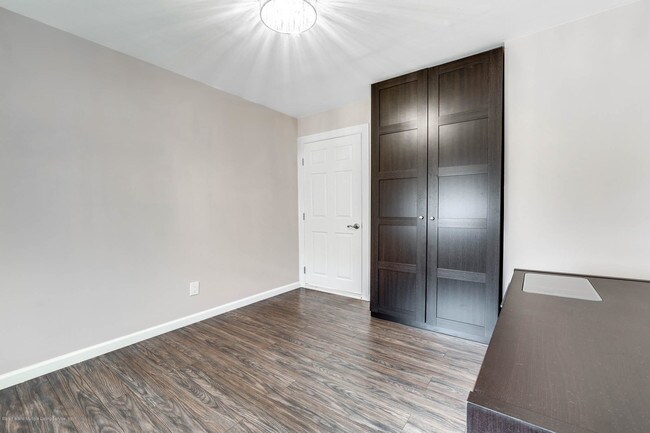 Building Photo - 291 Tanglewood Dr