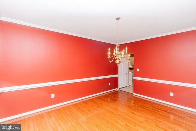 Building Photo - 6239 Willowfield Way