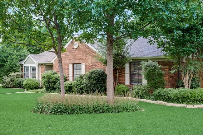 Building Photo - 900 Tupelo Dr