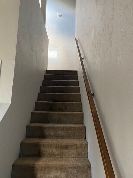 Building Photo - 1858 Nekoma Ct