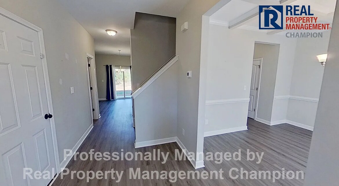 Building Photo - 1003 Marston Dr