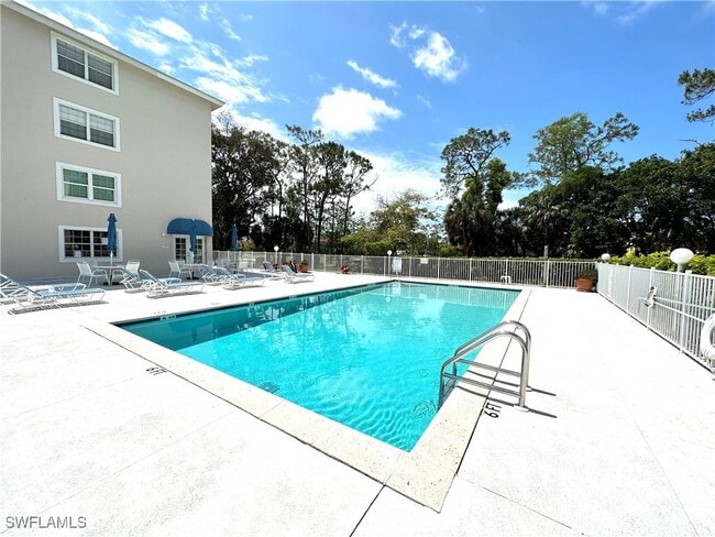 Building Photo - 441 Quail Forest Blvd