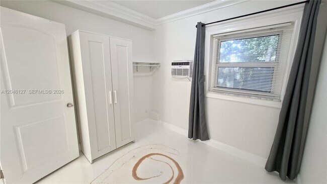 Building Photo - 1028 S 62nd Ave