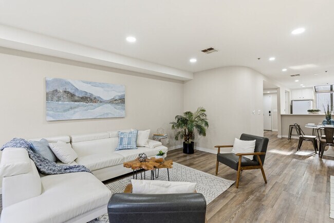 Building Photo - 153 California Ave