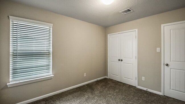 Building Photo - 1606 N City Oaks Ln