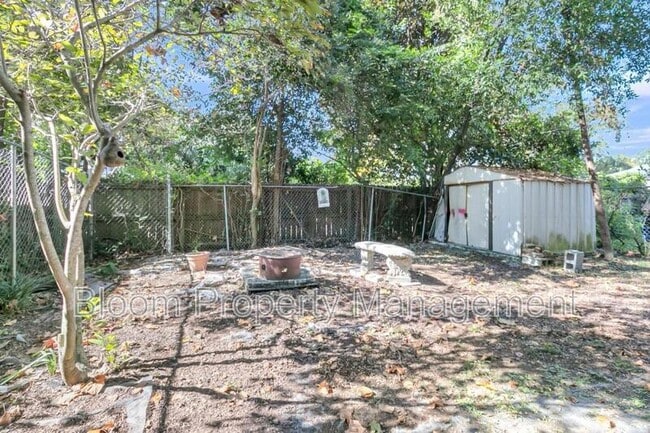 Building Photo - 299 Coming St