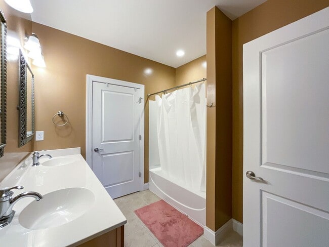 Building Photo - COMING SOON! Charlotte Living at Its Best!...