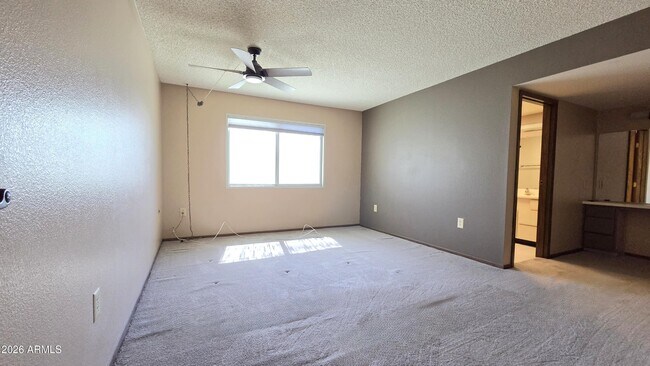 Building Photo - 11014 W Granada Dr