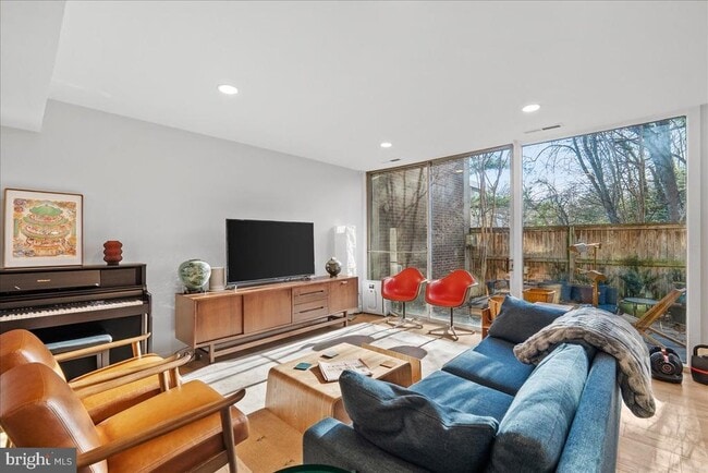 Building Photo - 11531 Hickory Cluster