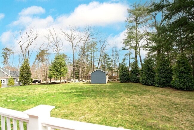 Building Photo - 474 King St