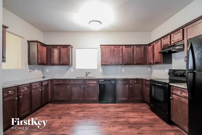 Building Photo - 181 Daisy Cir