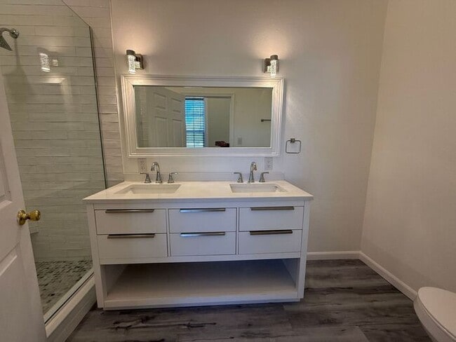 Building Photo - Pensacola - East Hill- 3 bedroom, 2 bathroom