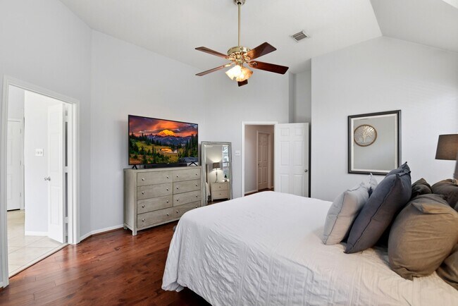 Building Photo - 2105 Mossy Trail Dr