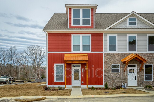 Building Photo - 1901 Cypress Ln