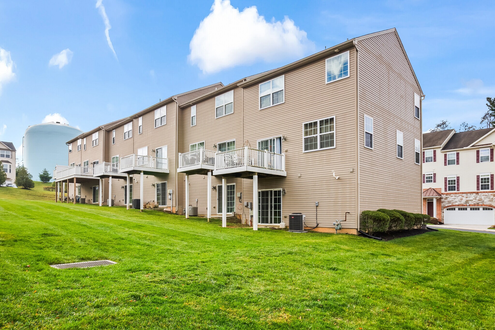 Building Photo - 14 Indiana Cir