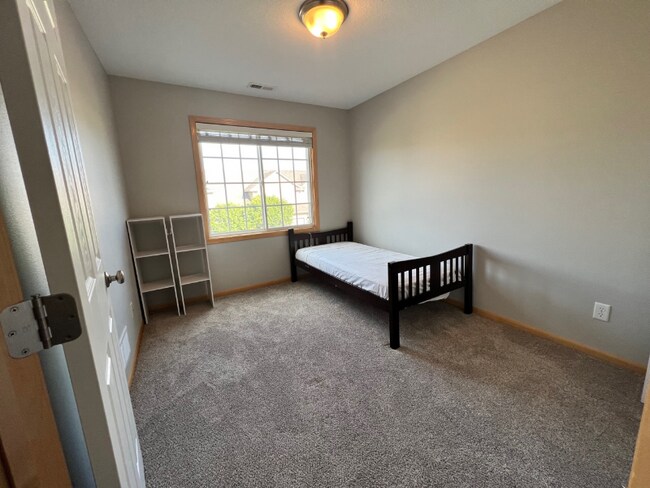 Building Photo - 2224 NW Bayberry Ln