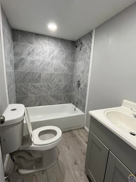 Building Photo - 2011 W 7th Ave