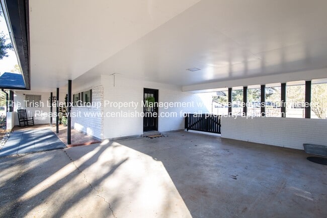 Building Photo - 3 Bed in Alexandria Available