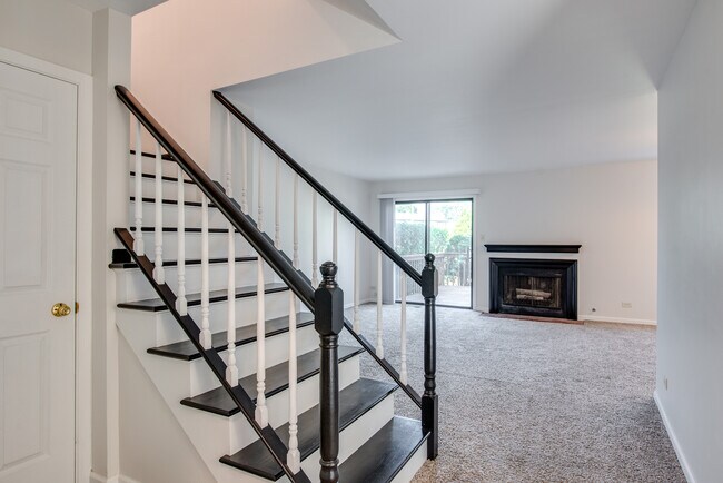 Building Photo - 889 Heatherbrook Ct