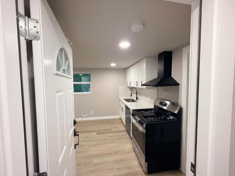 Building Photo - 5238 Pease St