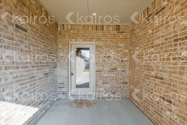 Building Photo - 2805 Destin Ave