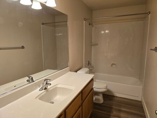 Building Photo - Southern View Subdivision Townhome