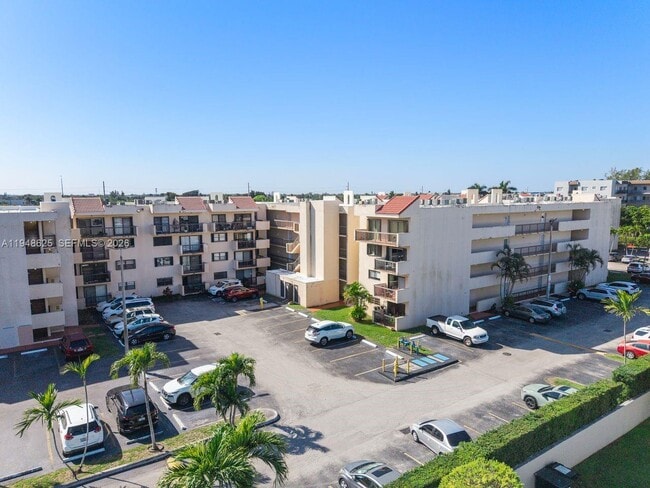 Building Photo - 995 SW 84th Ave