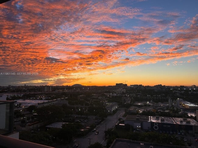 Building Photo - 1600 NE 1st Ave