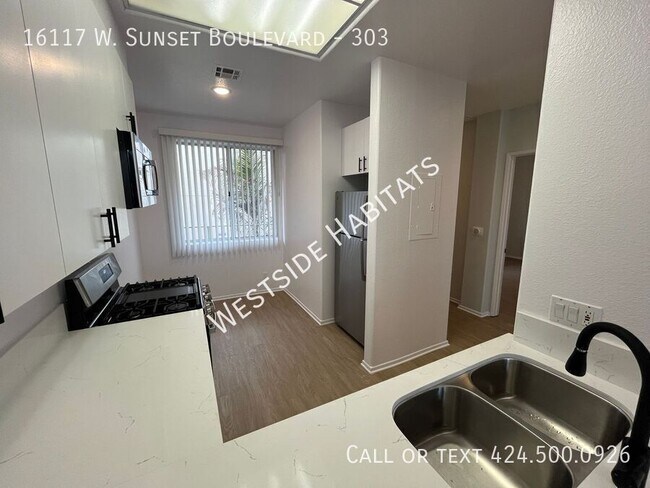 Building Photo - 16117 W Sunset Blvd