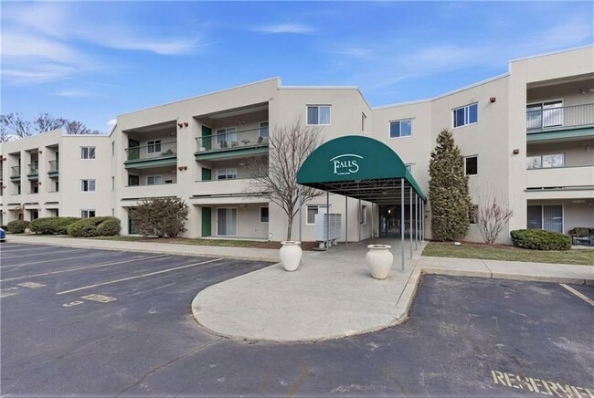 Building Photo - 31 Devereux Ave