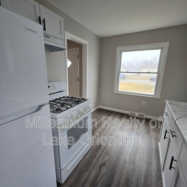 Building Photo - 353 South Blvd W