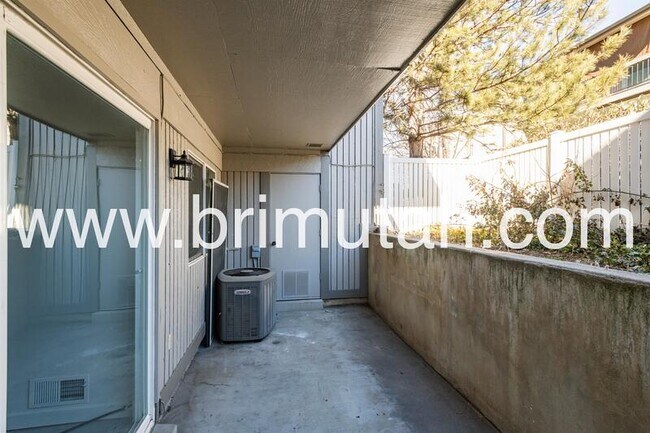Building Photo - 5761 S Waterbury Cir