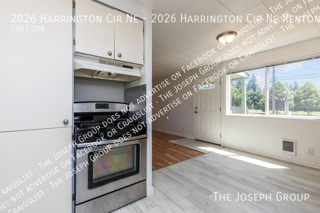 Building Photo - 2026 Harrington Cir NE