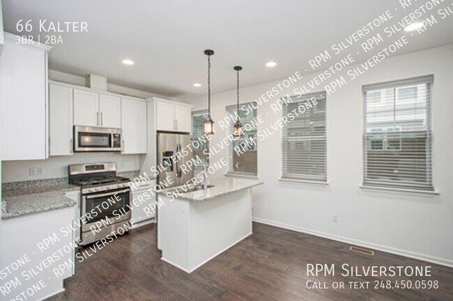Building Photo - Spacious 3-bedroom