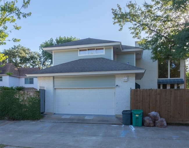 Building Photo - 810 Ivy Wall Dr